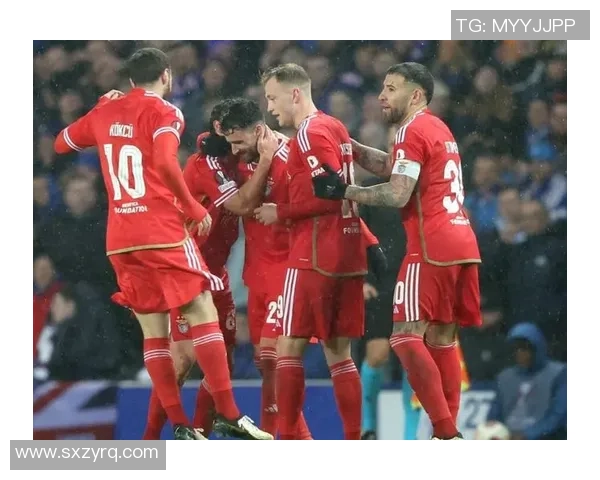 欧联杯激情对决巴黎圣日耳曼大胜里昂红牌事件引发全场热议